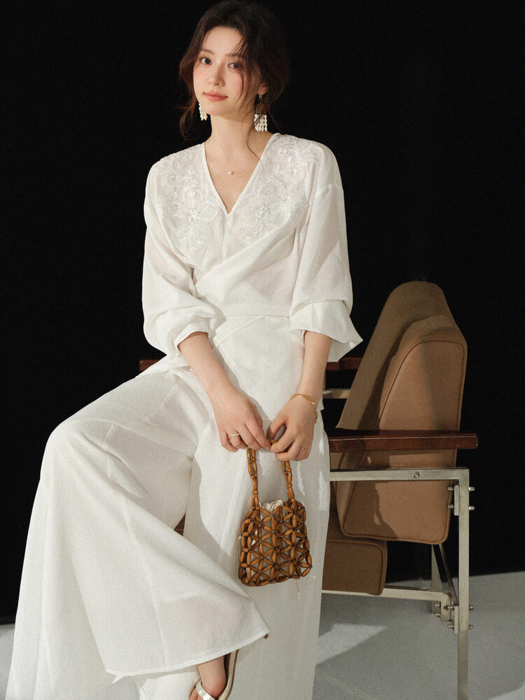 V Neck Embroidered Blouse and  - Palazzo Pant Wide บทวิจารณ์และราคา