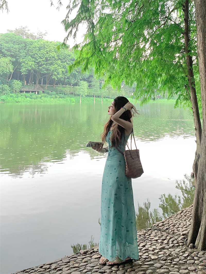 Floral Gradient A-Line Dress V - Summer Line Clothing Brand บทวิจารณ์และราคา
